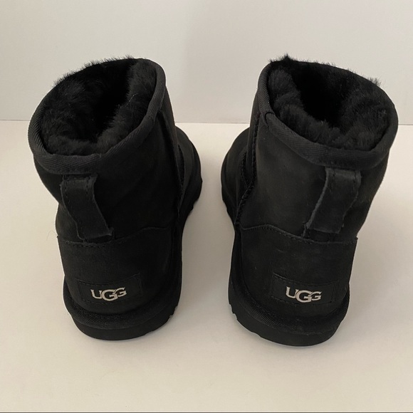 UGG | Shoes | Ugg Classic Mini Boots 